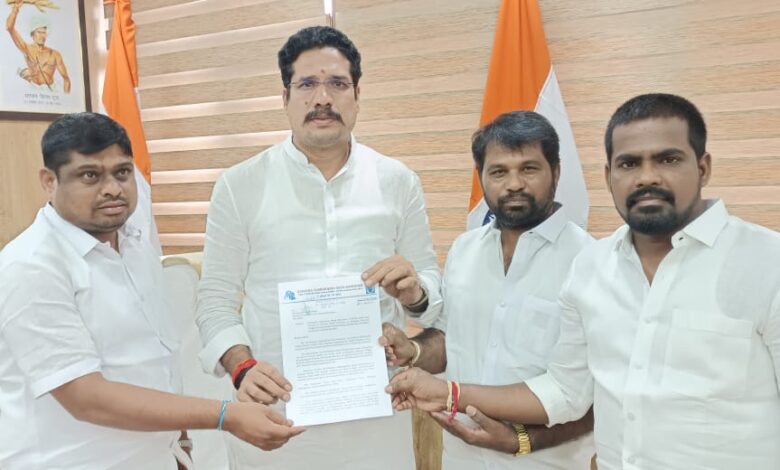 Largely Circulated Photo of Mr Sreenivas Naik group with National St Commission's Chairman, Sri Jatath Hussain Naik.