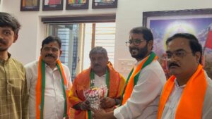 Mr Adinarayana Yadav Wih Mr Madhukar Ji, AP State Sanghatana Mantri.